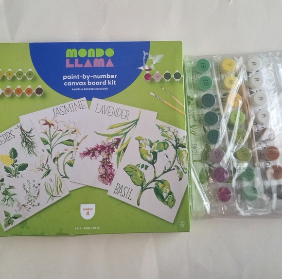 Canvas Board Kit With Paint Brushes New - Picture 2 of 4